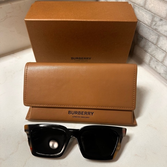 Burberry Accessories - Burberry Tortoise Shell Sunglasses